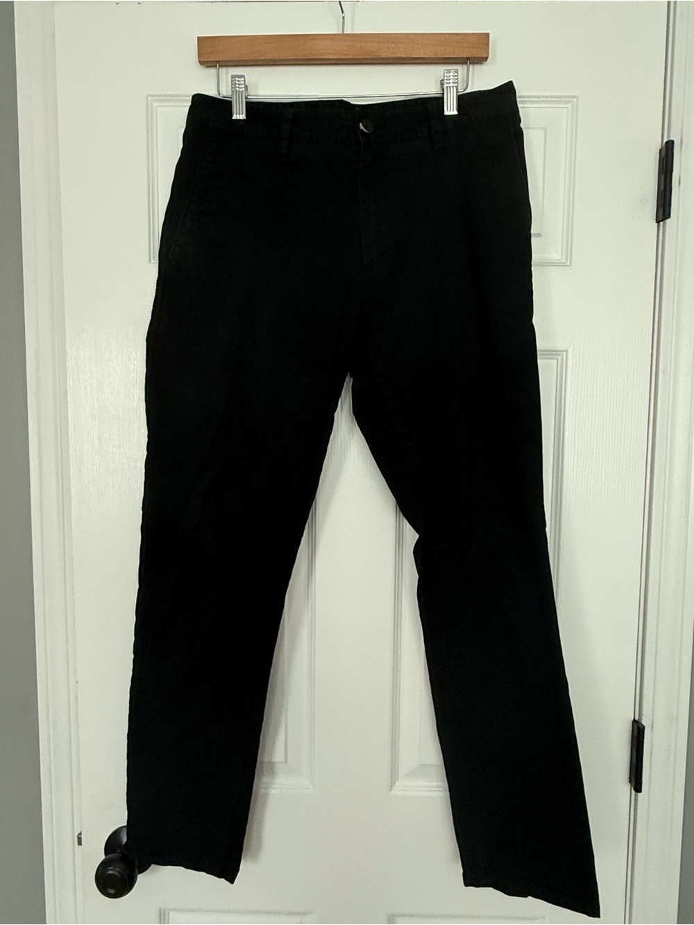 Vuori men’s black chino Pants- size 32